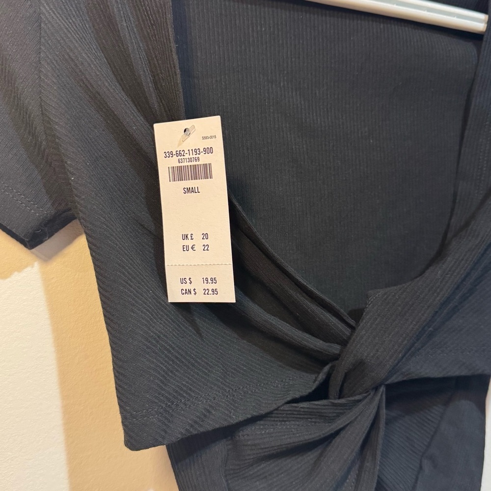 Hollister Twist Back Crop Seamless top - Picture 3 of 4